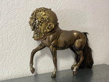 Load image into Gallery viewer, Selfie sculpture - Ivotavar /30 cm x 28cm/
